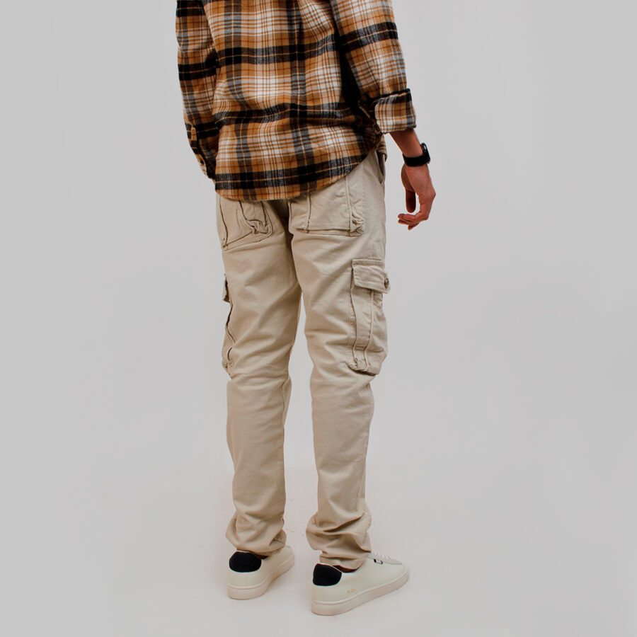 Pantalón Cargo Hombre con bolsillos amplios - Imagen 4