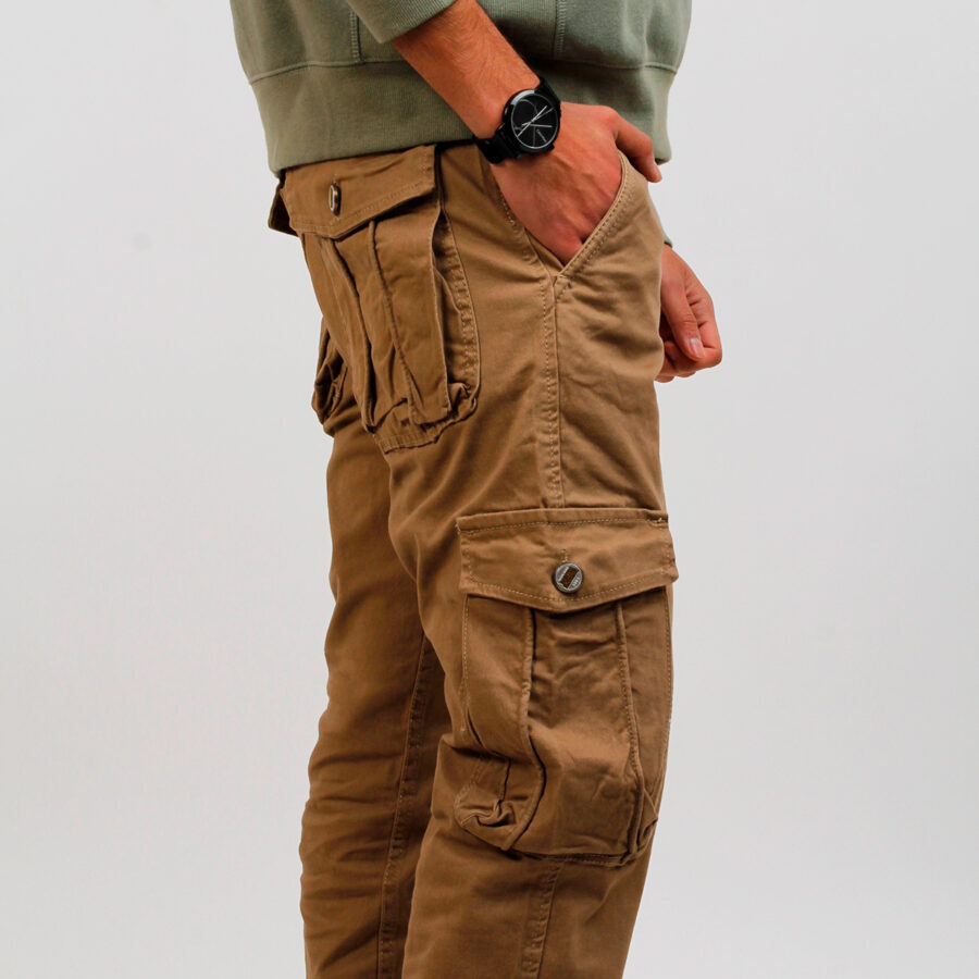 Pantalón Cargo Hombre color Marrón 6 bolsillos - Imagen 3