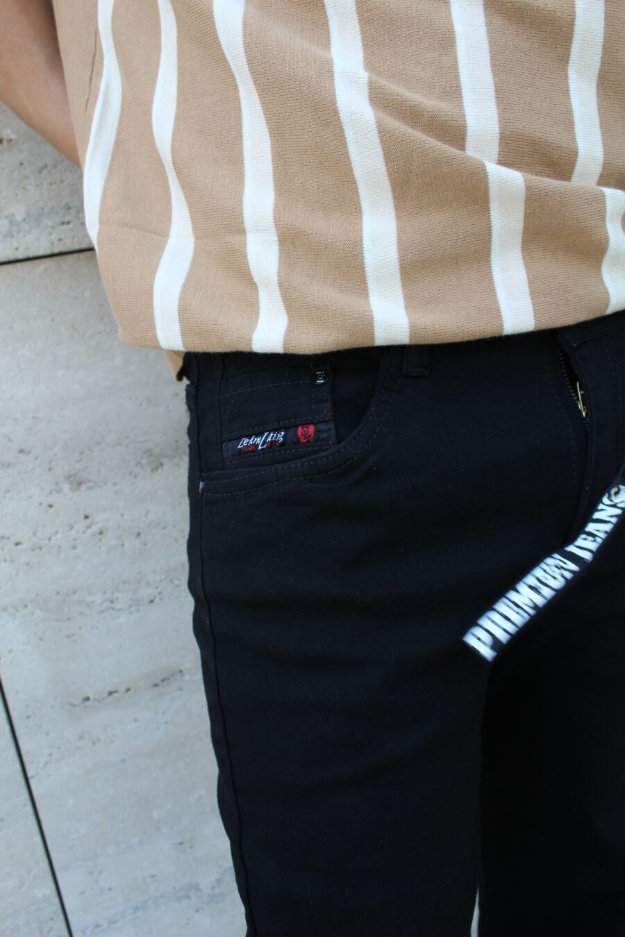 Jean negros corte slim fit hombre clásico - Imagen 4