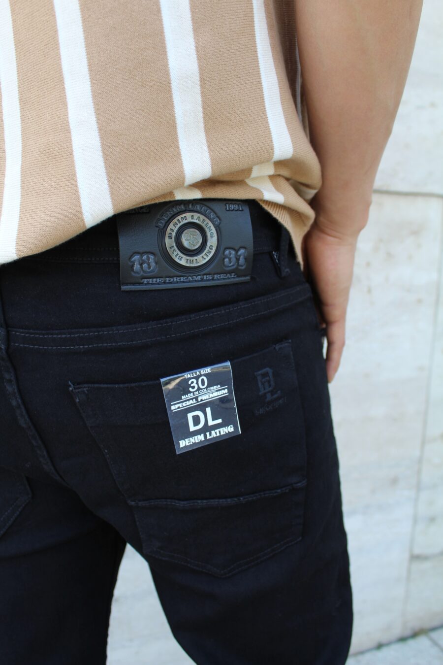 Jean negros corte slim fit hombre clásico - Imagen 3